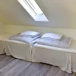 10 Person In *