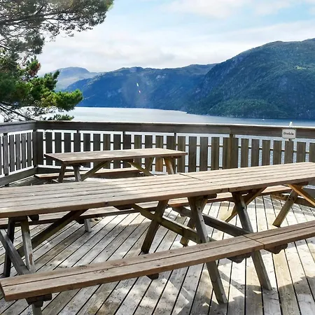 10 Person In * Stordal