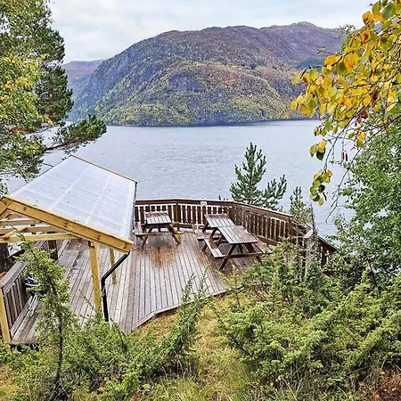 10 Person In Stordal