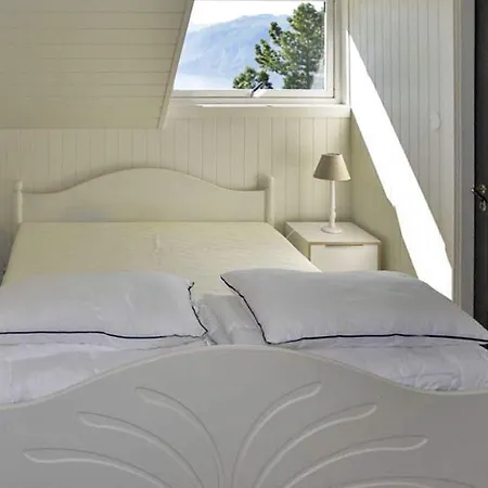 10 Person In Hébergement de vacances Stordal