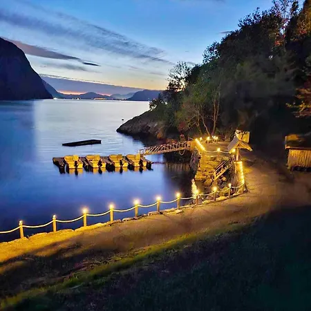 4 Star In Ferienhaus Stordal
