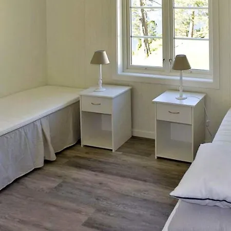 4 Star In Ferienhaus Stordal